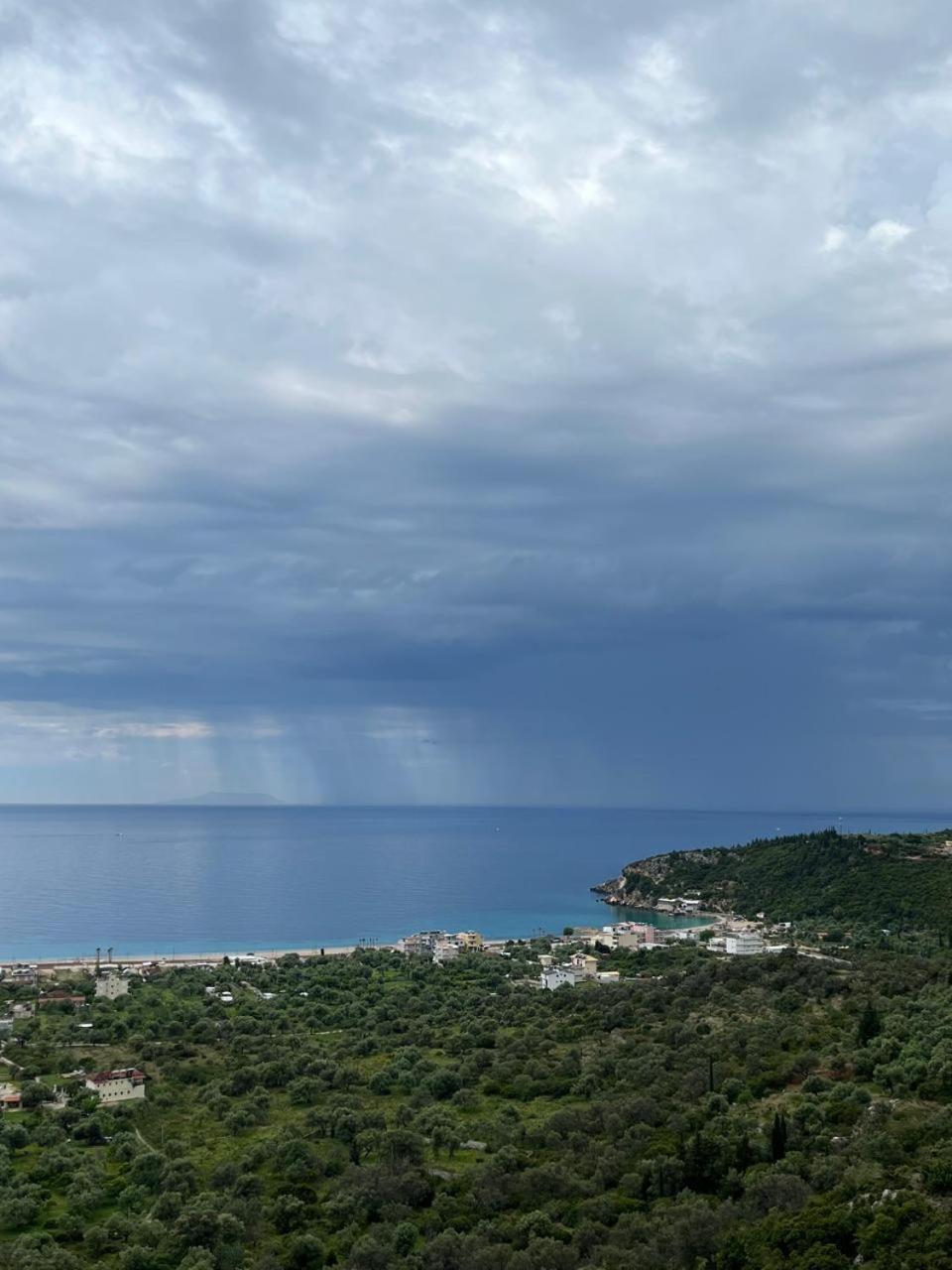 Wait 'N Sea Hotel Himare Exterior foto