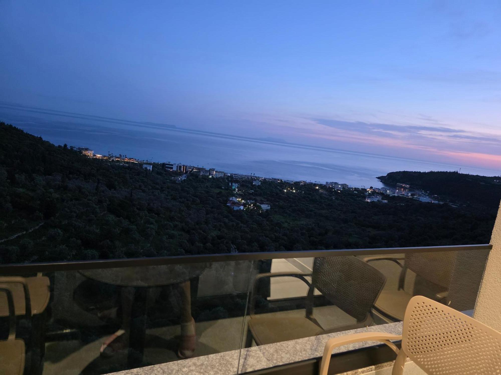 Wait 'N Sea Hotel Himare Exterior foto